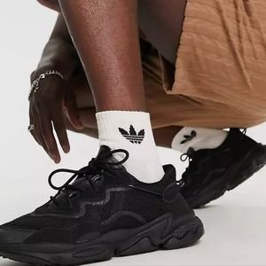 New ADIDAS ORIGINAL OZWEEGO Tripple Black FX6028 Men Size US 7